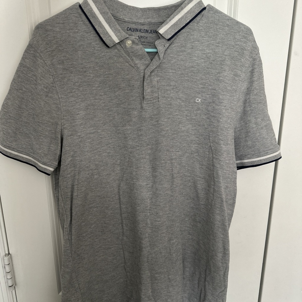 Grey Calvin Klein classic fit tee, size small